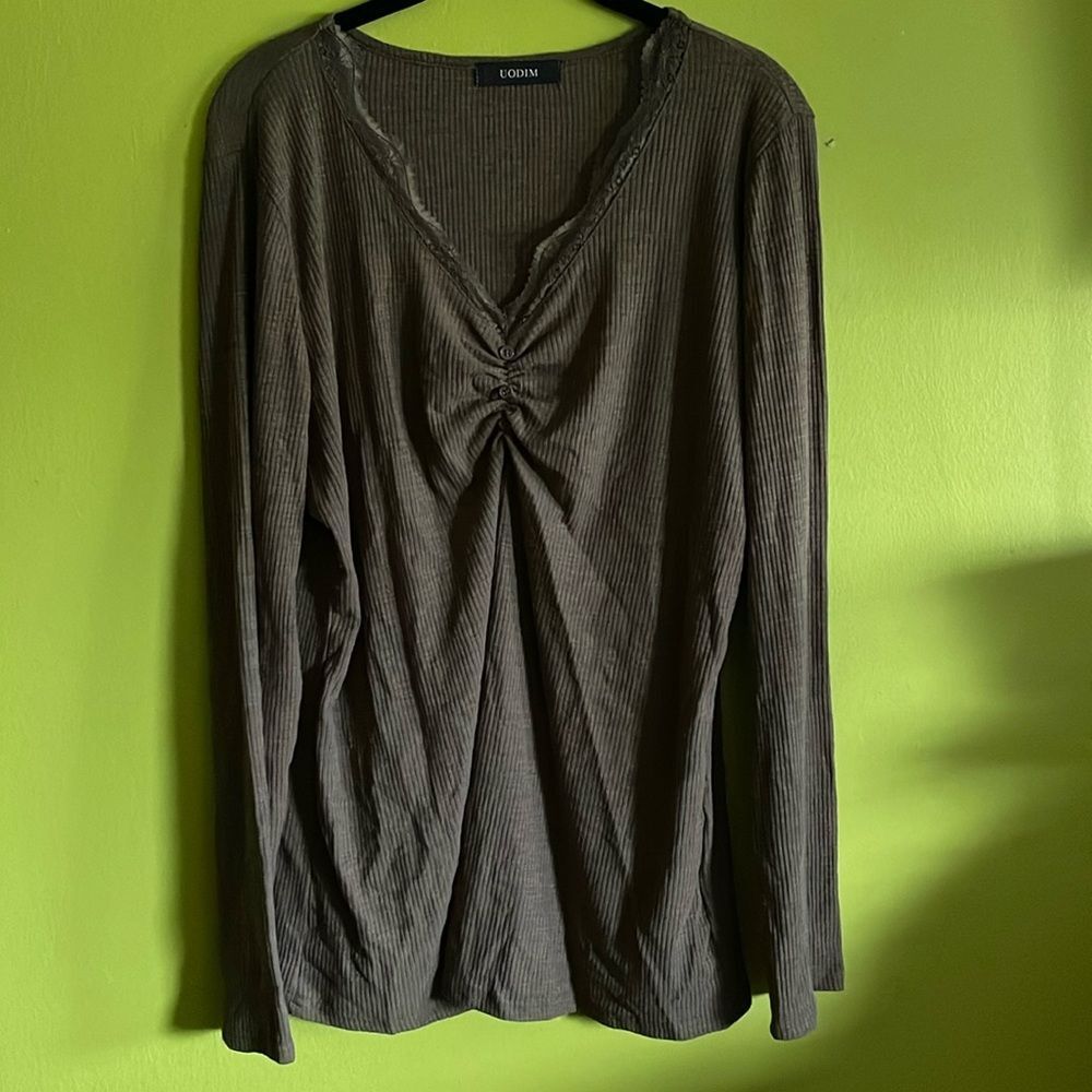 NWOT Uodim Army Green Thermal Henley With Lace V Neck Collar Size XXL
